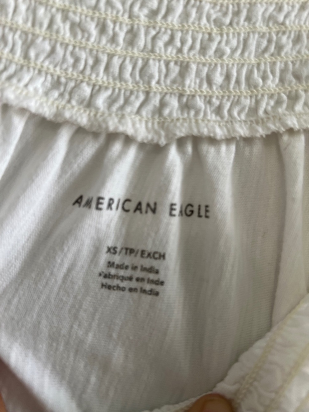 American Eagle Women’s XS White Smocked Crop Top Eyelet Cottagecore Boho EUC - Picture 3 of 10